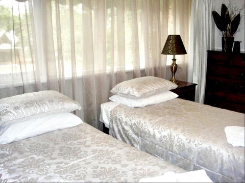 Superb Townhouse In North Adelaide - Accommodation Gladstone 7
