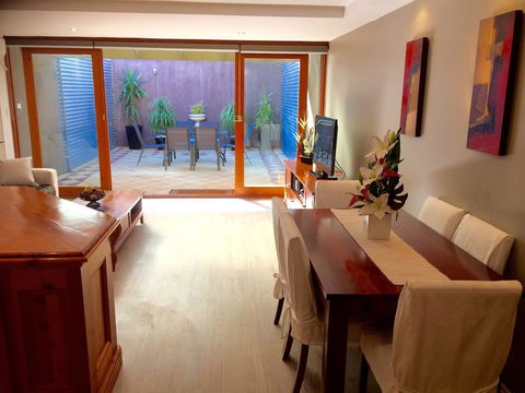 Superb Townhouse In North Adelaide - Accommodation Gladstone 20