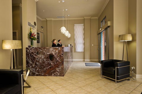 Majestic Old Lion Apartments - Accommodation Gladstone 16