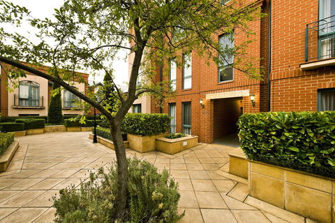 Majestic Old Lion Apartments - Accommodation Gladstone 18