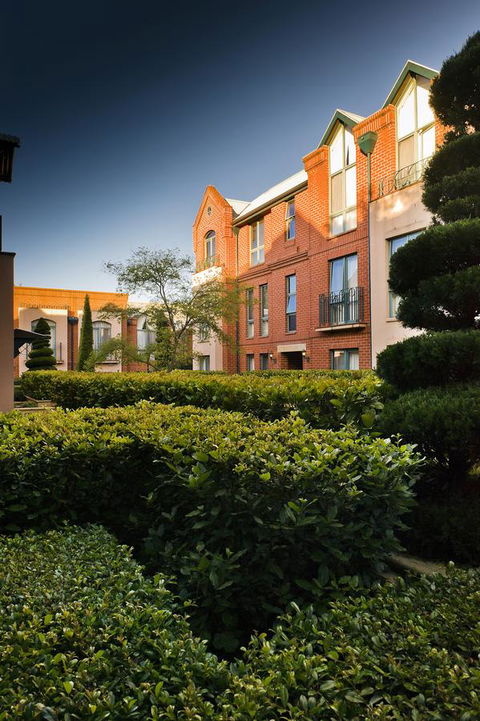 Majestic Old Lion Apartments - Accommodation Gladstone 17