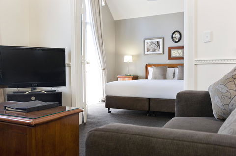 Majestic Old Lion Apartments - Accommodation Gladstone 12