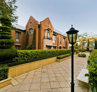 Majestic Old Lion Apartments - Accommodation Gladstone