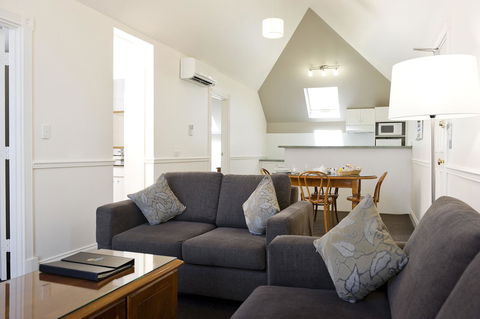 Majestic Old Lion Apartments - Accommodation Gladstone 11