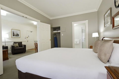 Majestic Old Lion Apartments - Accommodation Gladstone 8