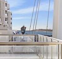 Glenelg Seaside Apartment - Accommodation Gladstone