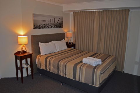 Arkana Motor Inn & Terrace Apartments - Accommodation Gladstone 1