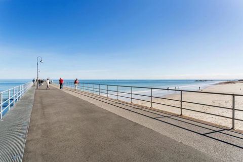 Heart Of Glenelg BnB - Accommodation Gladstone 15