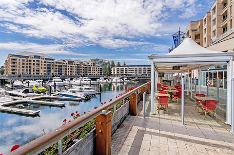 Heart Of Glenelg BnB - Accommodation Gladstone 19