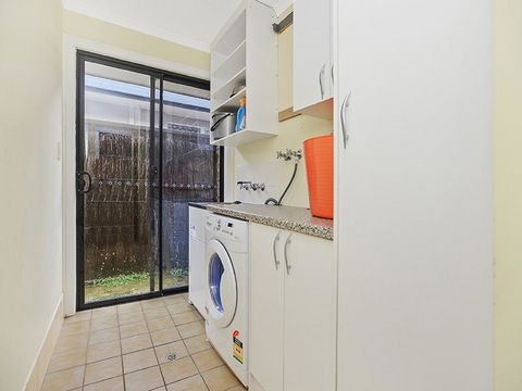 Lakeside - Encounter Bay - Accommodation Gladstone 15