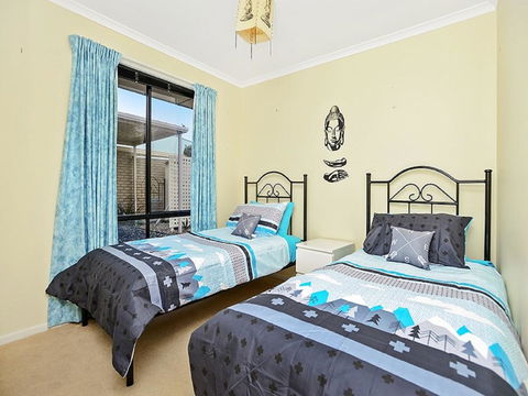 Lakeside - Encounter Bay - Accommodation Gladstone 12