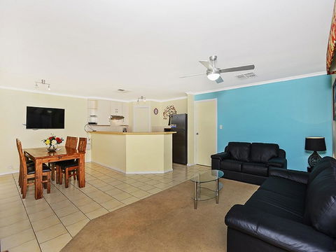 Lakeside - Encounter Bay - Accommodation Gladstone 5