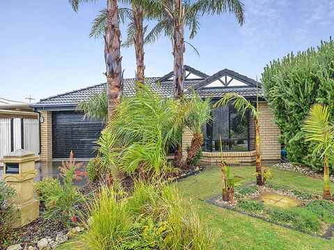 Lakeside - Encounter Bay - Accommodation Gladstone 1