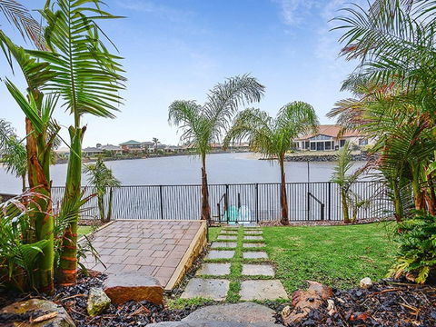 Lakeside - Encounter Bay - Accommodation Gladstone 3