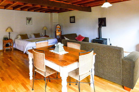 Ghost Hill Road Retreat - Accommodation Gladstone 27