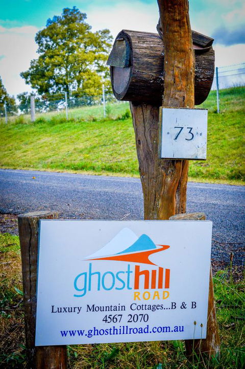 Ghost Hill Road Retreat - Accommodation Gladstone 0