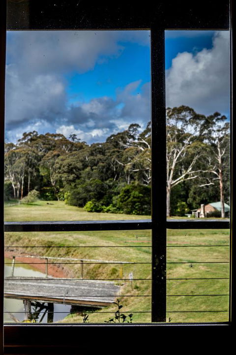 Ghost Hill Road Retreat - Accommodation Gladstone 21