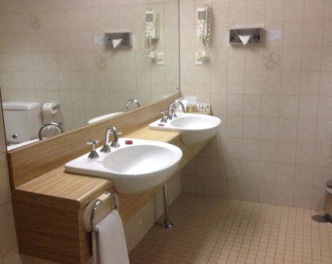 Comfort Hotel Adelaide Meridien - Accommodation Gladstone 5