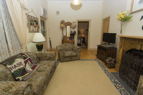 Tanunda Cottages - Accommodation Gladstone 10