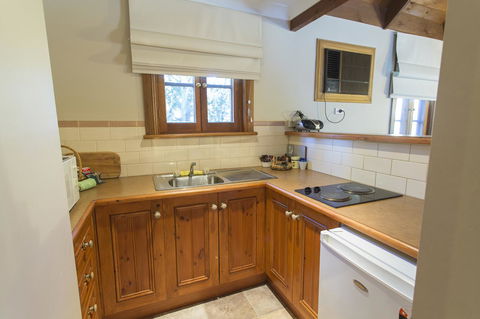Tanunda Cottages - Accommodation Gladstone 5