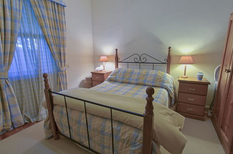 Tanunda Cottages - Accommodation Gladstone 15