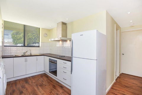 The Dolphins Beachfront Apartments - Accommodation Gladstone 16