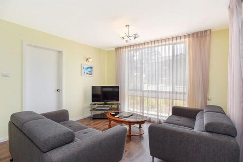 The Dolphins Beachfront Apartments - Accommodation Gladstone 17