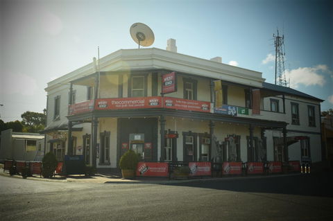 Commercial Hotel Morgan - Accommodation Gladstone 0
