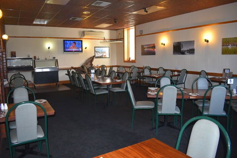 Commercial Hotel Morgan - Accommodation Gladstone 7