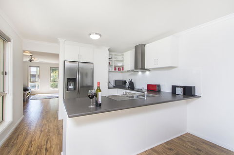 32 West B&B - Accommodation Gladstone 16