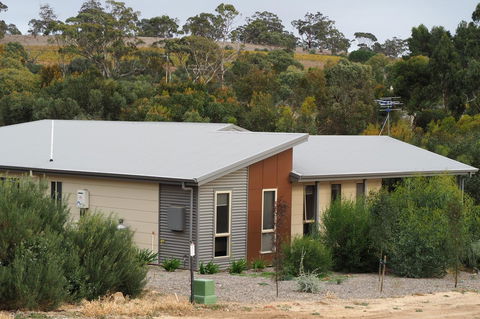 32 West B&B - Accommodation Gladstone 8