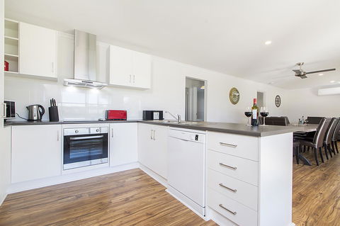 32 West B&B - Accommodation Gladstone 17