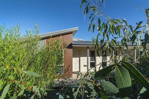 32 West B&B - Accommodation Gladstone 1