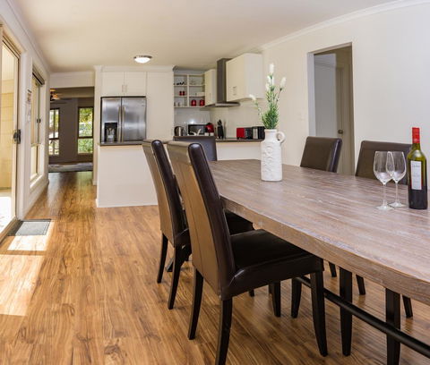 32 West B&B - Accommodation Gladstone 0