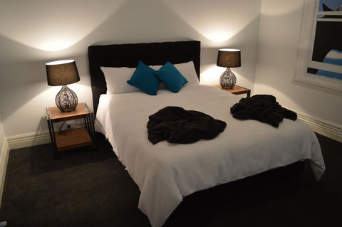 Two Cow Cottage Bed & Breakfast - Accommodation Gladstone 19