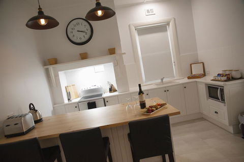 Two Cow Cottage Bed & Breakfast - Accommodation Gladstone 33