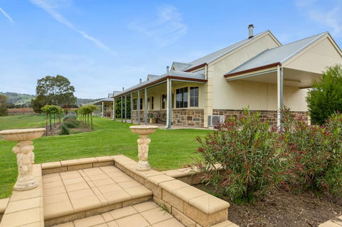 Barossa Vineyard Cottages - Accommodation Gladstone 27