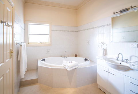 Barossa Vineyard Cottages - Accommodation Gladstone 33