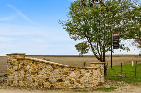 Barossa Vineyard Cottages - Accommodation Gladstone 9