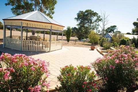 Barossa Vineyard Cottages - Accommodation Gladstone 4