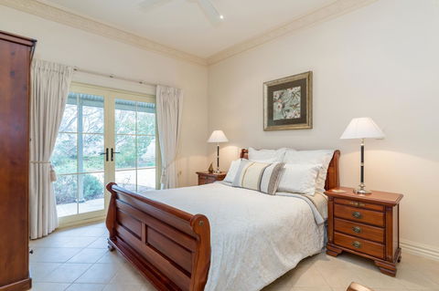 Barossa Vineyard Cottages - Accommodation Gladstone 12