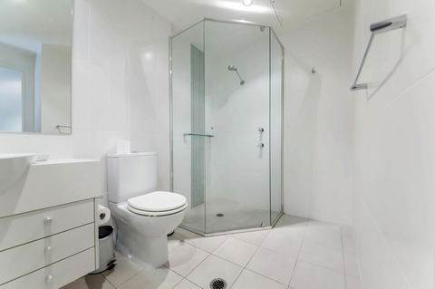 Pacific Blue 278-265 Sandy Pt Rd- Dual Key Access, Wifi, Linen And Air Conditioning - Accommodation Gladstone 14