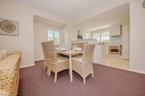 Pacific Blue 278-265 Sandy Pt Rd- Dual Key Access, Wifi, Linen And Air Conditioning - Accommodation Gladstone 6