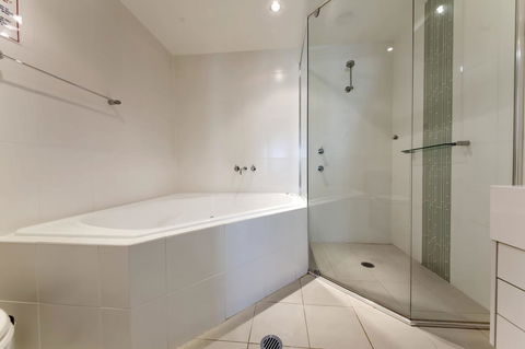 Pacific Blue 278-265 Sandy Pt Rd- Dual Key Access, Wifi, Linen And Air Conditioning - Accommodation Gladstone 11
