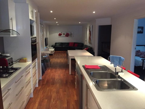 Home On Torrens - Accommodation Gladstone 1