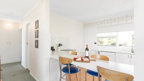 Victor Apartments - Accommodation Gladstone 6