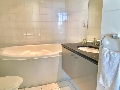 Adelaide DressCircle Apartments - North Terrace - Accommodation Gladstone 6