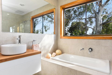Port Of Call - Port Willunga - C21 SouthCoast Holidays - Accommodation Gladstone 8