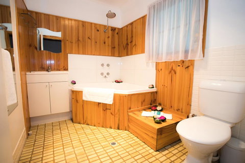 Seppelts View Cabins - Accommodation Gladstone 40