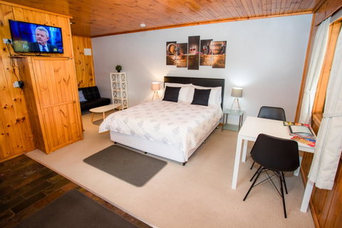 Seppelts View Cabins - Accommodation Gladstone 0